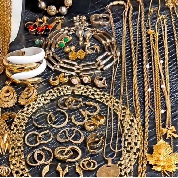 5 LB Gold Jewelry Mystery Box | Reseller Lot Glam - Picture 11 of 13